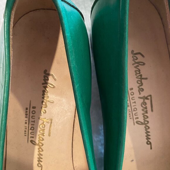 Salvatore Ferragamo beautiful size 7.5 B emerald green loafers. - Picture 4 of 4